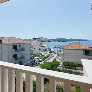 apartman-toni-trogir.hotels-in-trogir.com/